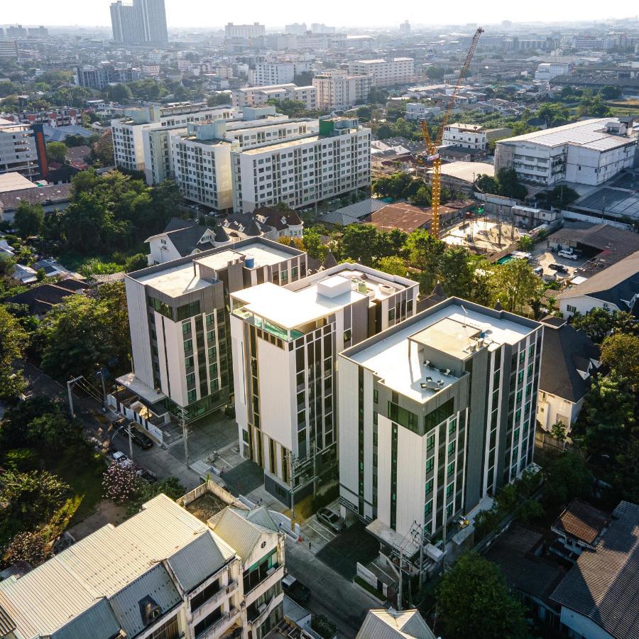 Wellness Stay & Hotel Sukhumvit 107 Bangkok Esterno foto