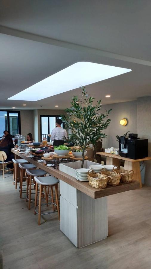 Wellness Stay & Hotel Sukhumvit 107 Bangkok Esterno foto