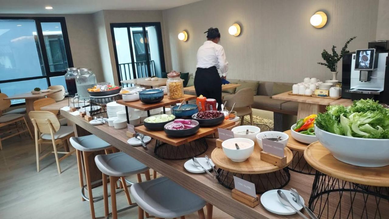 Wellness Stay & Hotel Sukhumvit 107 Bangkok Esterno foto