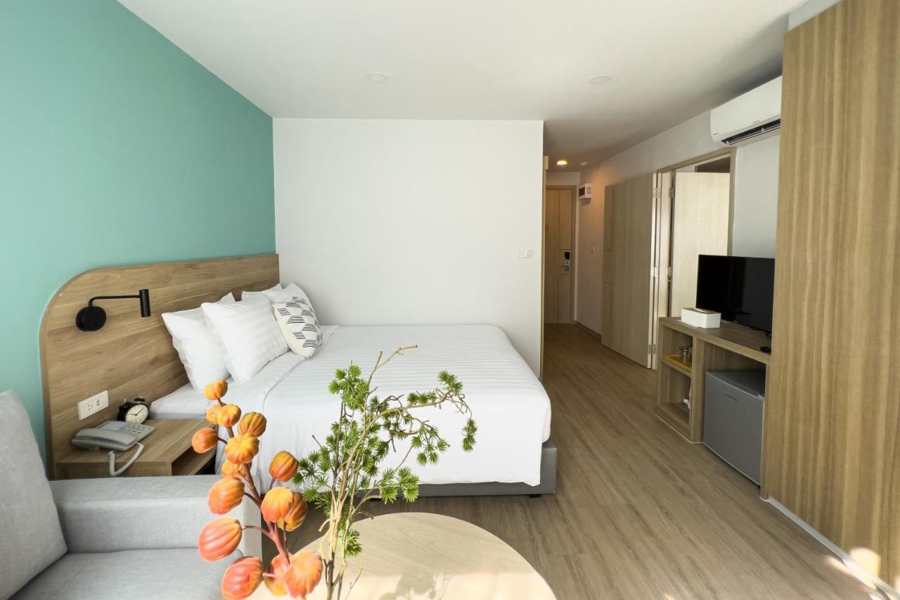 Wellness Stay & Hotel Sukhumvit 107 Bangkok Esterno foto