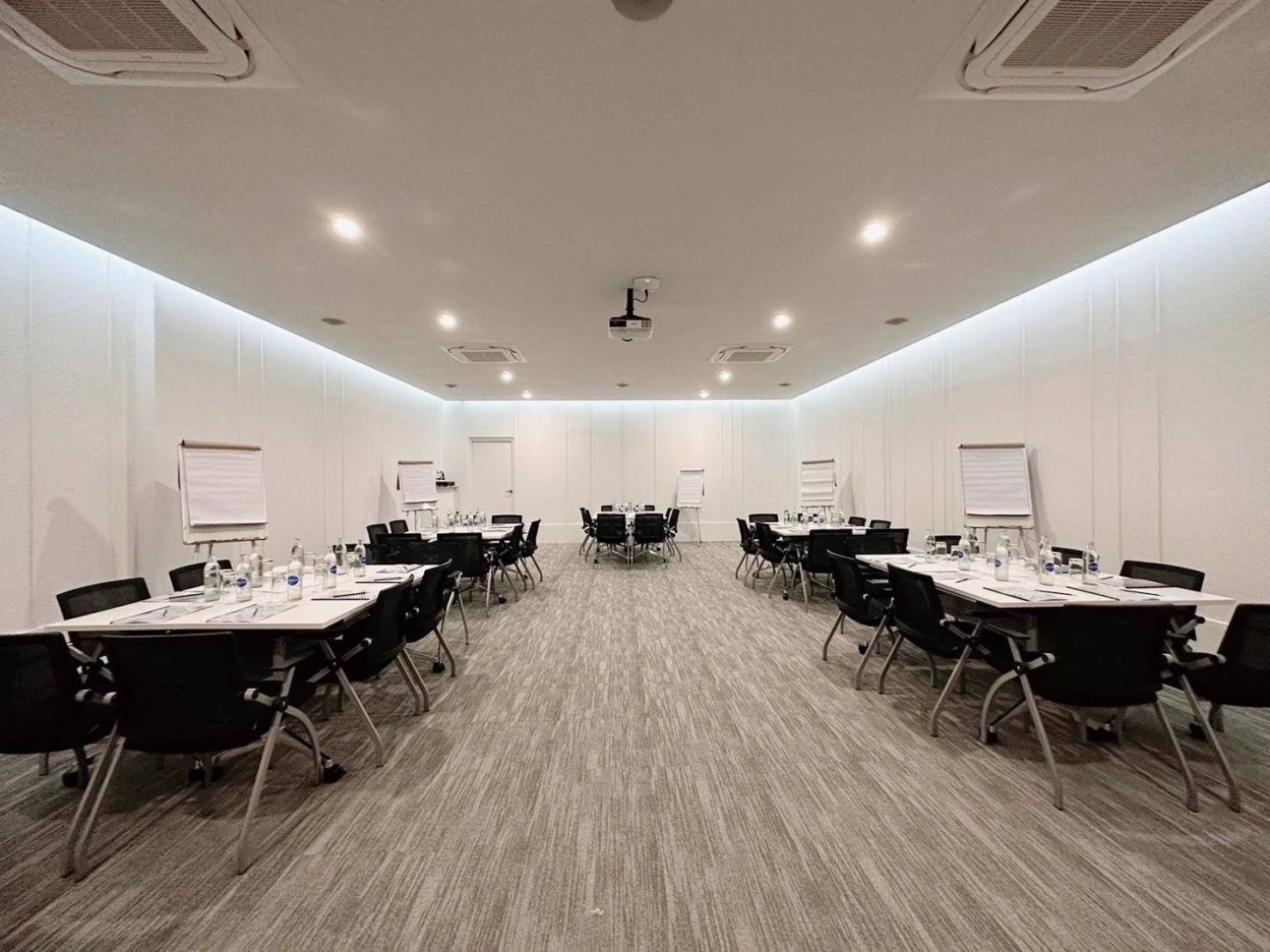 Wellness Stay & Hotel Sukhumvit 107 Bangkok Esterno foto