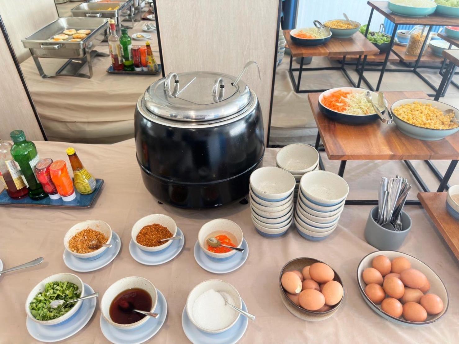 Wellness Stay & Hotel Sukhumvit 107 Bangkok Esterno foto